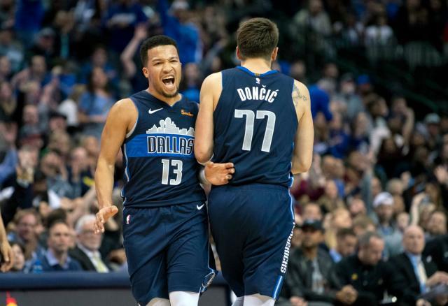 震住全场 震住全场