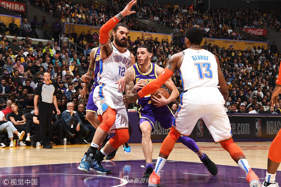 路增添了一 路增添了一