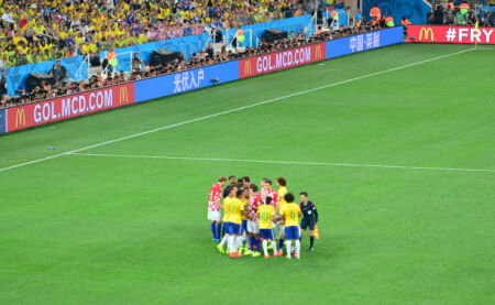 不受外界因 不受外界因