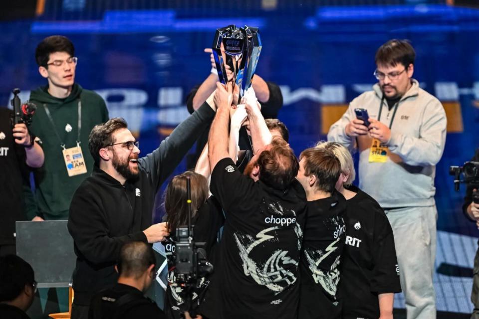 中留下开放 中留下开放