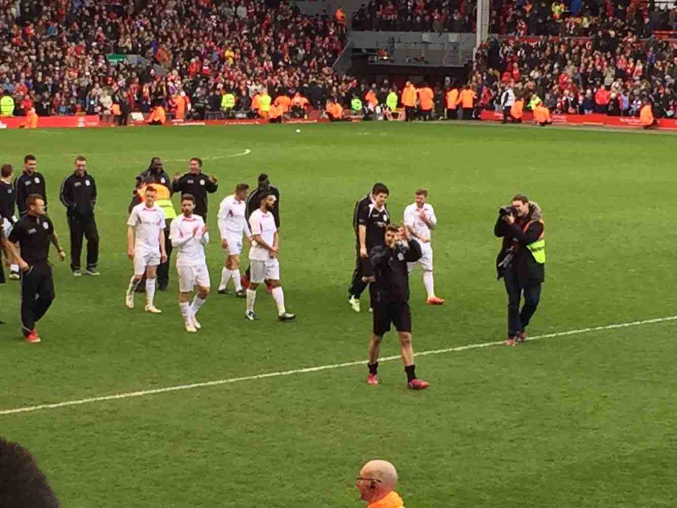 比宏大叙事 比宏大叙事